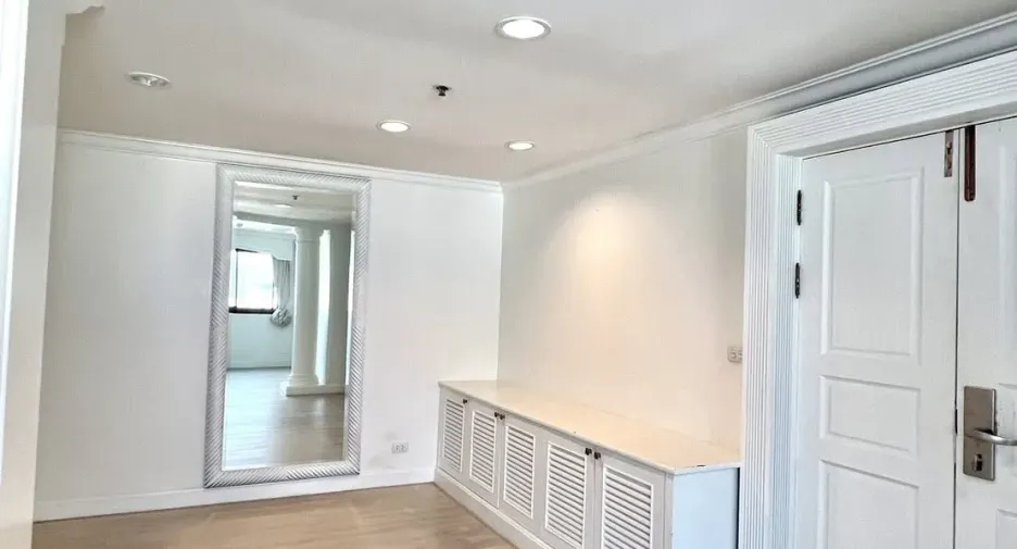For rent 4 ベッドルーム condo in Watthana, Bangkok