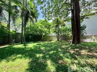 For rent 5 bedrooms house in Phra Khanong, Bangkok