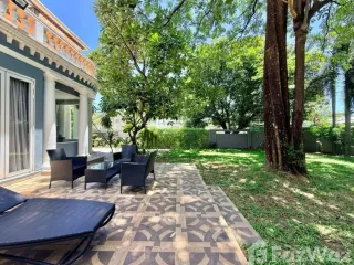 For rent 5 bedrooms house in Phra Khanong, Bangkok