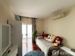 For rent 5 bedrooms house in Phra Khanong, Bangkok