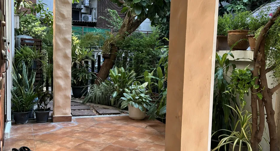 For rent 3 bedrooms townhouse in Khlong Toei, Bangkok
