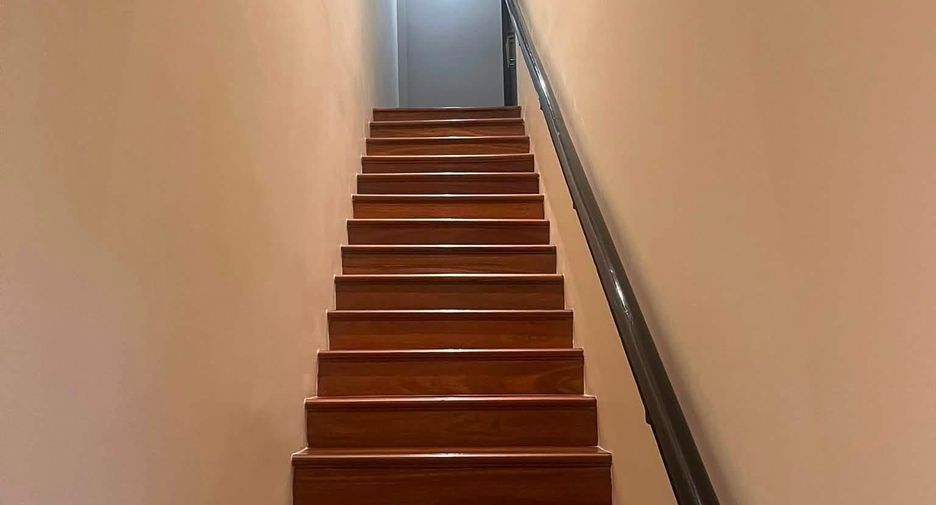 For rent 3 ベッドルーム townhouse in Watthana, Bangkok