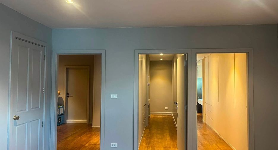 For rent 3 ベッドルーム townhouse in Watthana, Bangkok
