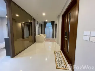 À louer 4 chambres maison à Bang Khen, Bangkok