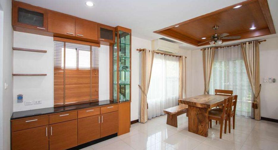 Casa en alquiler de 3 habitaciones en San Kamphaeng, Chiang Mai