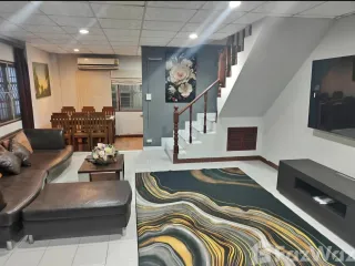 Casa en alquiler de 2 habitaciones en Chatuchak, Bangkok