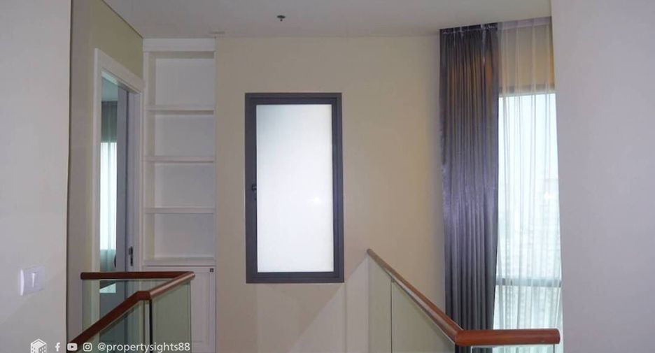 For rent 3 bedrooms condo in Khlong Toei, Bangkok
