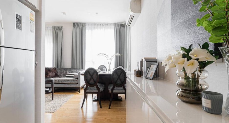 For rent 2 bedrooms condo in Watthana, Bangkok