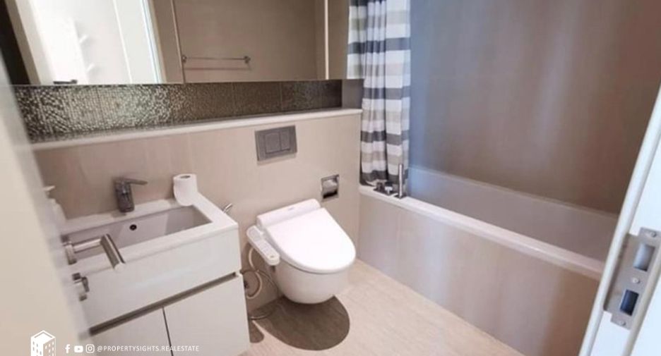 For rent 2 bedrooms condo in Watthana, Bangkok
