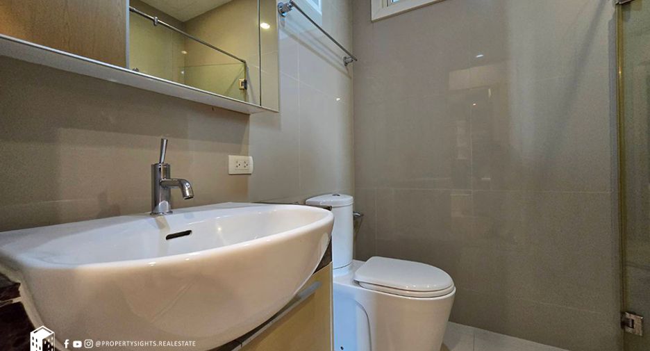 Condo en alquiler de 2 habitaciones en Khlong Toei, Bangkok