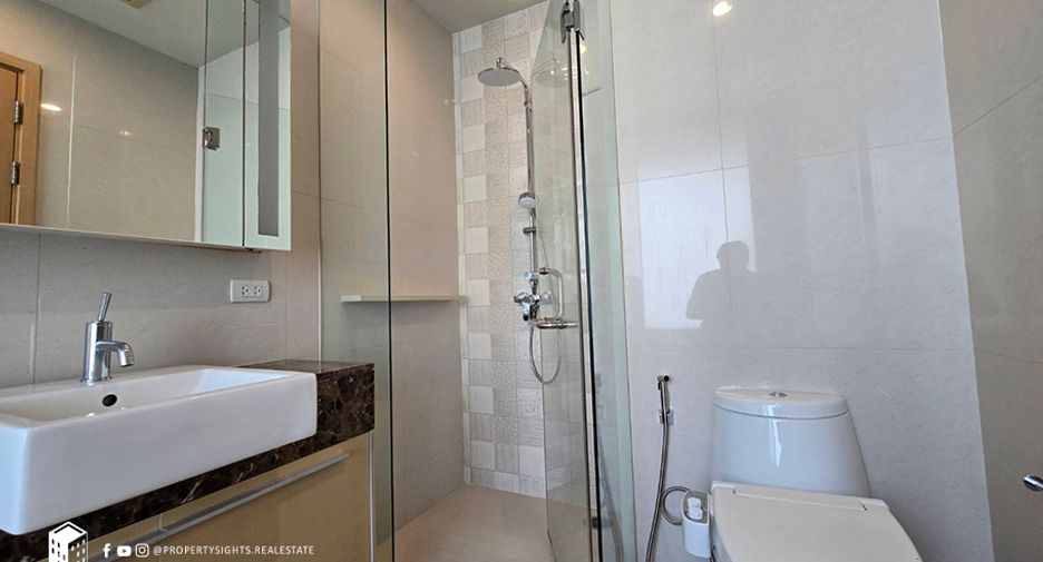 Condo en alquiler de 2 habitaciones en Khlong Toei, Bangkok