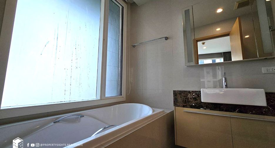 Condo en alquiler de 2 habitaciones en Khlong Toei, Bangkok