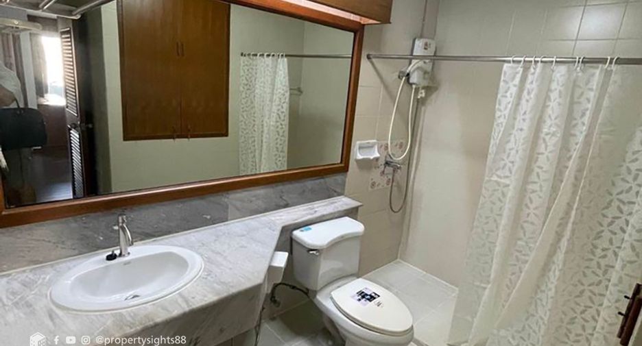 Wohnung zur Miete mit 3 Zimmer in Watthana, Bangkok