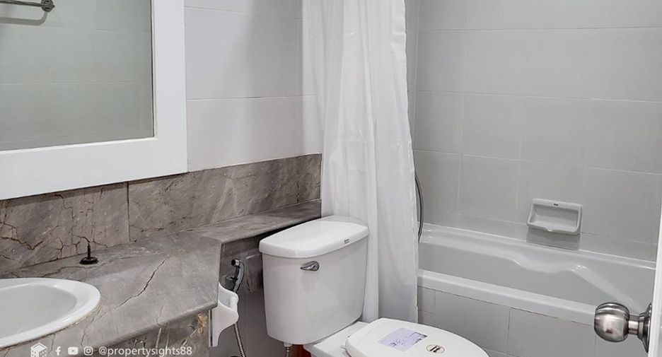For rent 3 bedrooms condo in Watthana, Bangkok