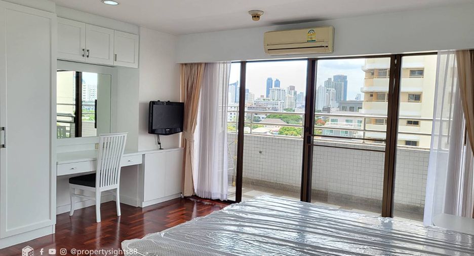 For rent 3 bedrooms condo in Watthana, Bangkok