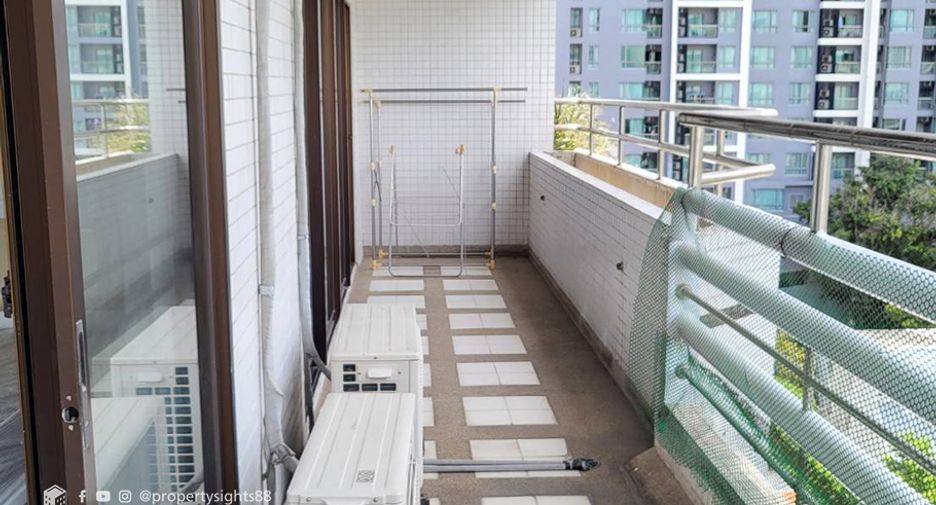For rent 3 bedrooms condo in Watthana, Bangkok