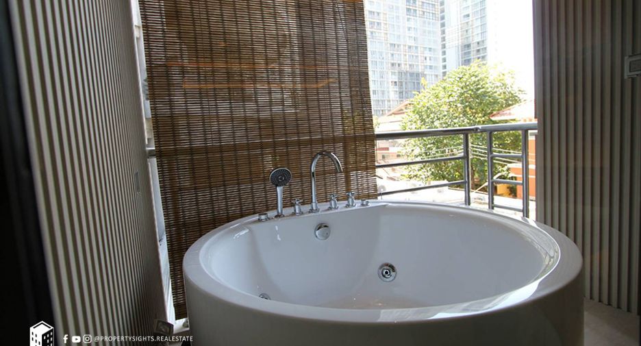 For rent 2 ベッドルーム condo in Khlong Toei, Bangkok