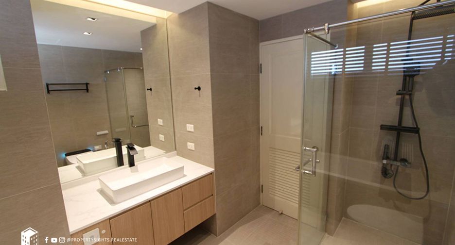 For rent 2 ベッドルーム condo in Khlong Toei, Bangkok