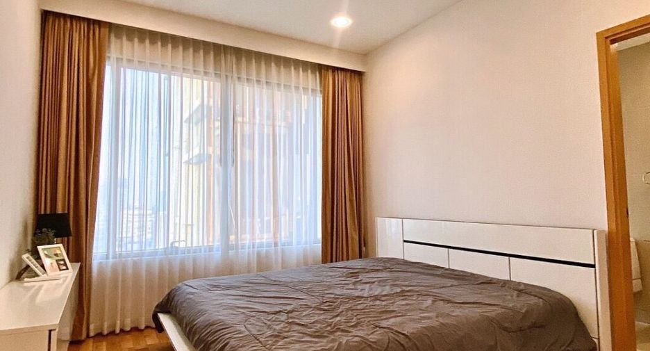 For rent 3 bedrooms condo in Khlong Toei, Bangkok