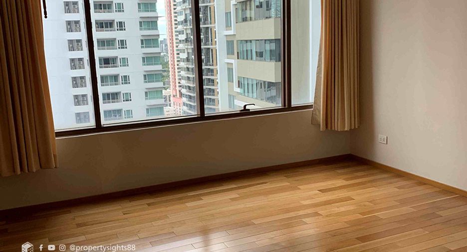 Wohnung zur Miete mit 3 Zimmer in Khlong Toei, Bangkok