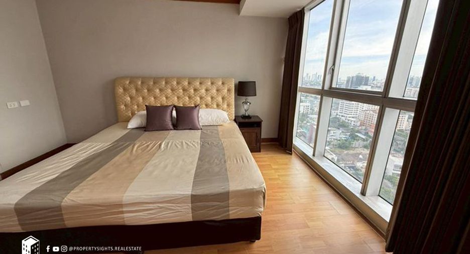For rent 3 bedrooms condo in Khlong Toei, Bangkok