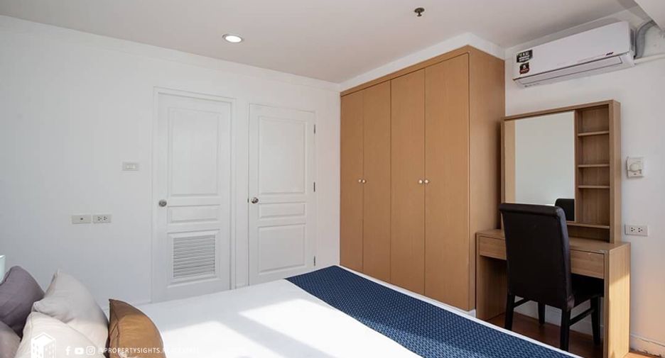 For rent 3 bedrooms condo in Khlong Toei, Bangkok