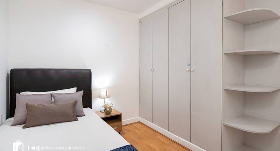 For rent 3 bedrooms condo in Khlong Toei, Bangkok