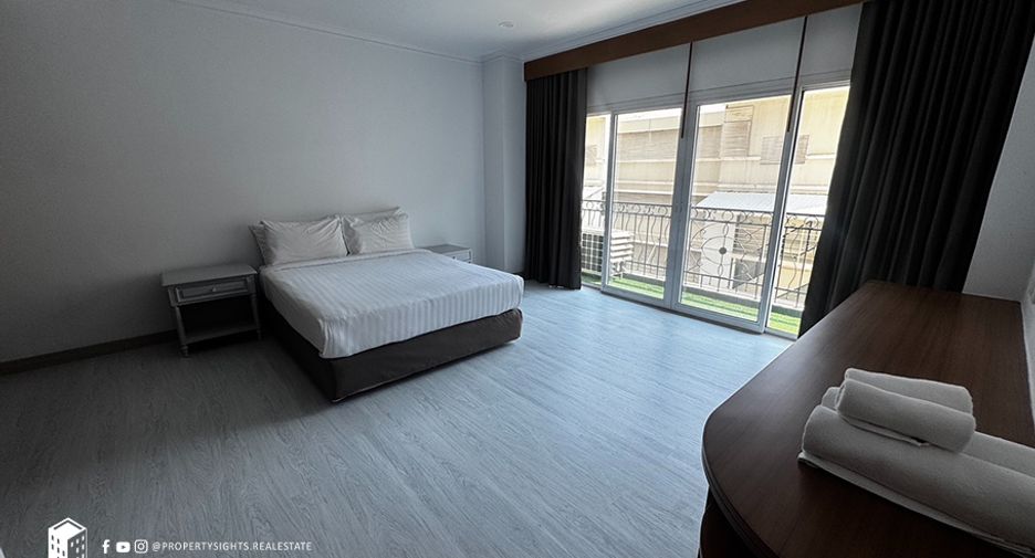 Condo en alquiler de 3 habitaciones en Watthana, Bangkok