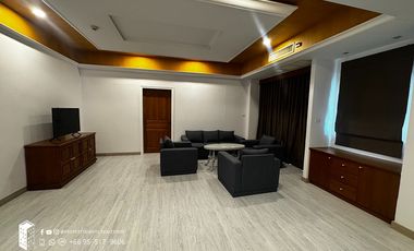 Condo en alquiler de 3 habitaciones en Watthana, Bangkok
