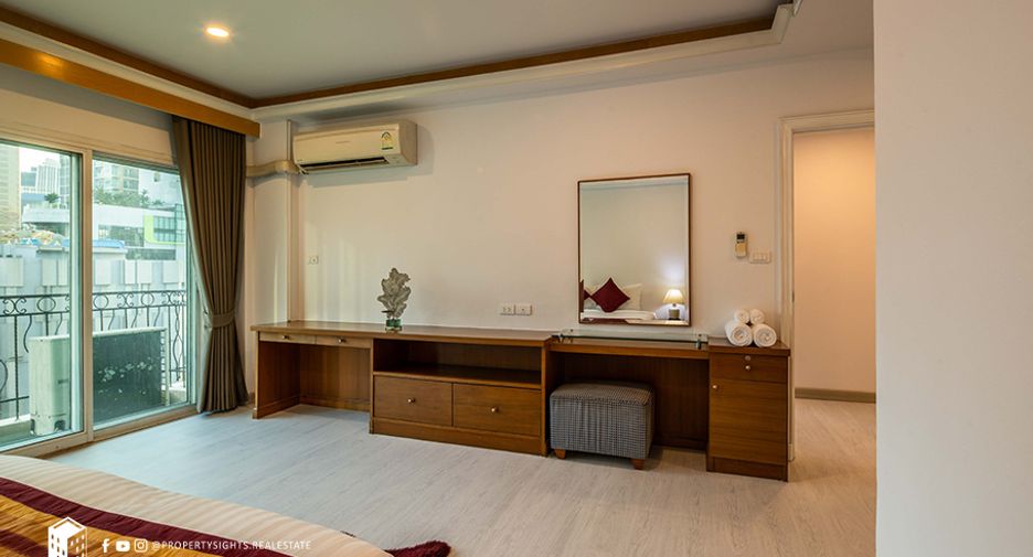 Condo en alquiler de 3 habitaciones en Watthana, Bangkok
