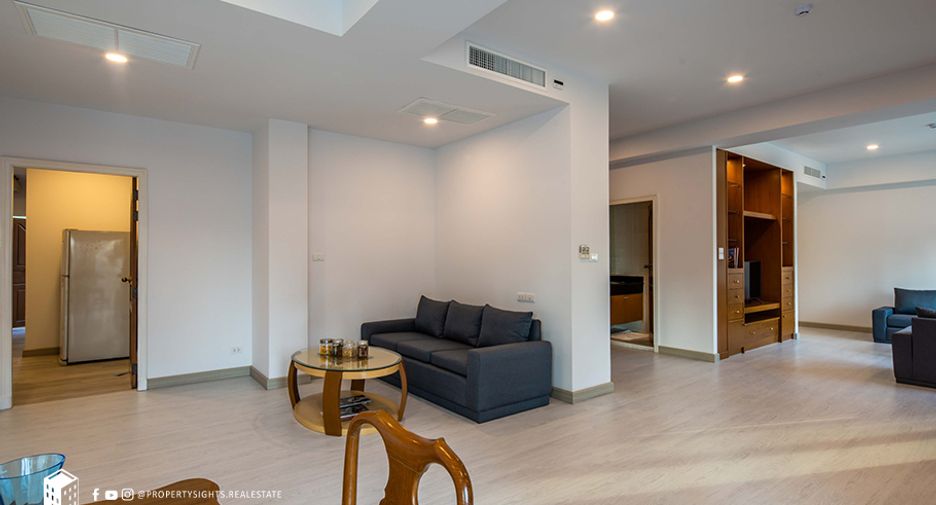 Condo en alquiler de 3 habitaciones en Watthana, Bangkok