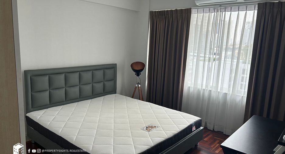 Condo en alquiler de 3 habitaciones en Khlong Toei, Bangkok