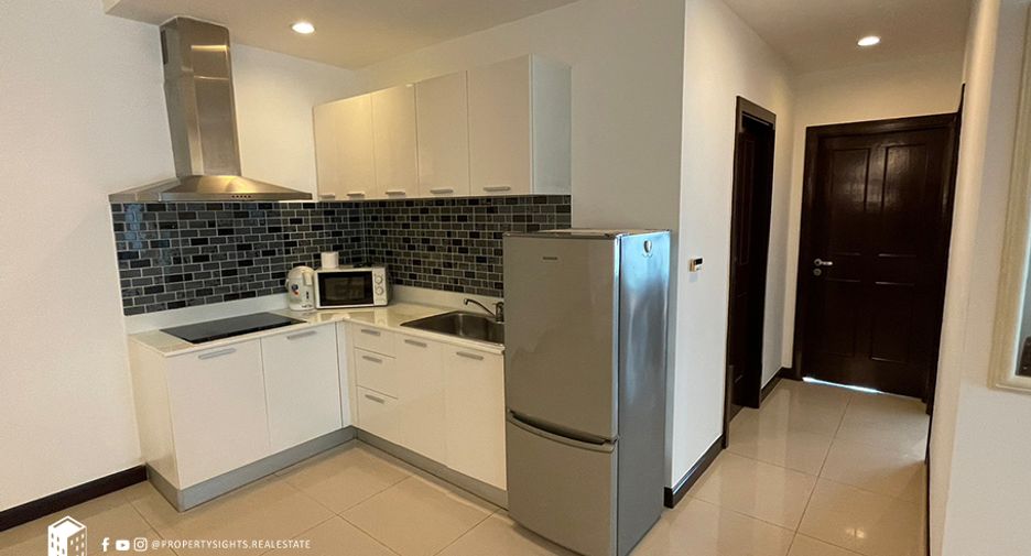 For rent 2 bedrooms condo in Watthana, Bangkok