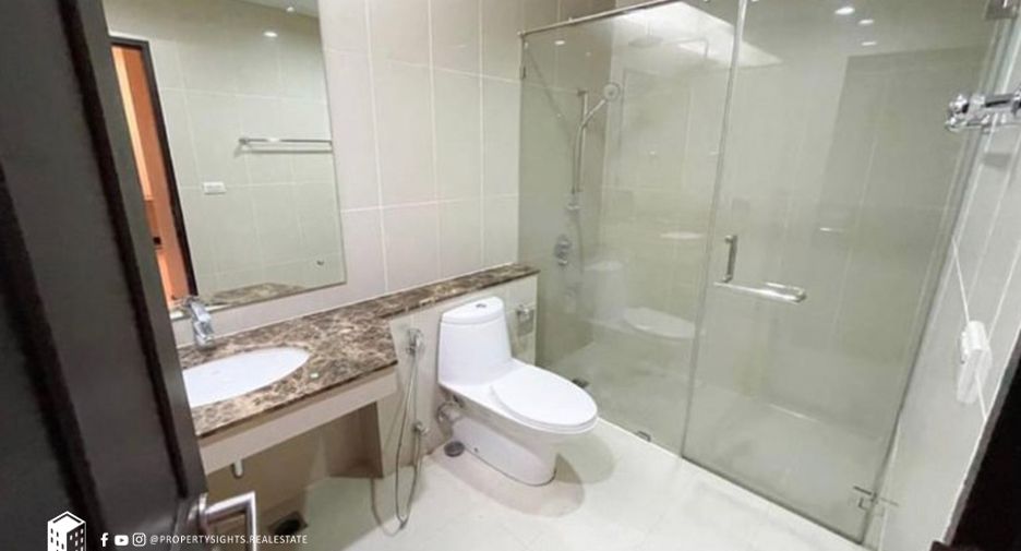 For rent 2 bedrooms condo in Watthana, Bangkok