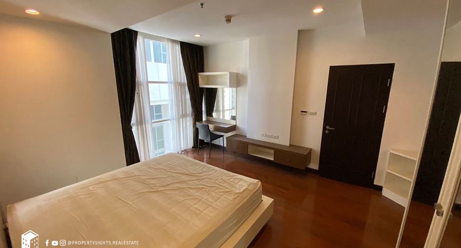 For rent 2 bedrooms condo in Watthana, Bangkok