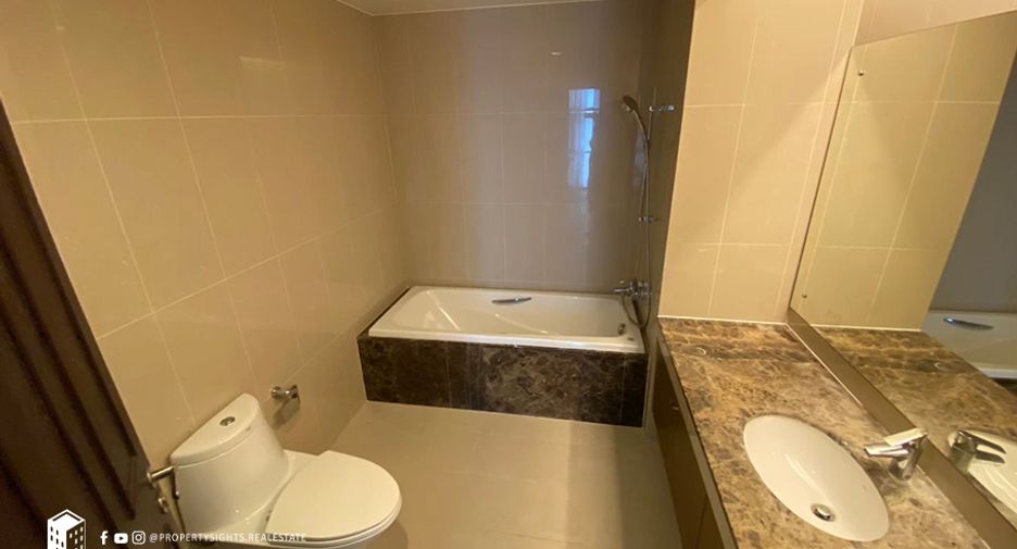 For rent 2 bedrooms condo in Watthana, Bangkok