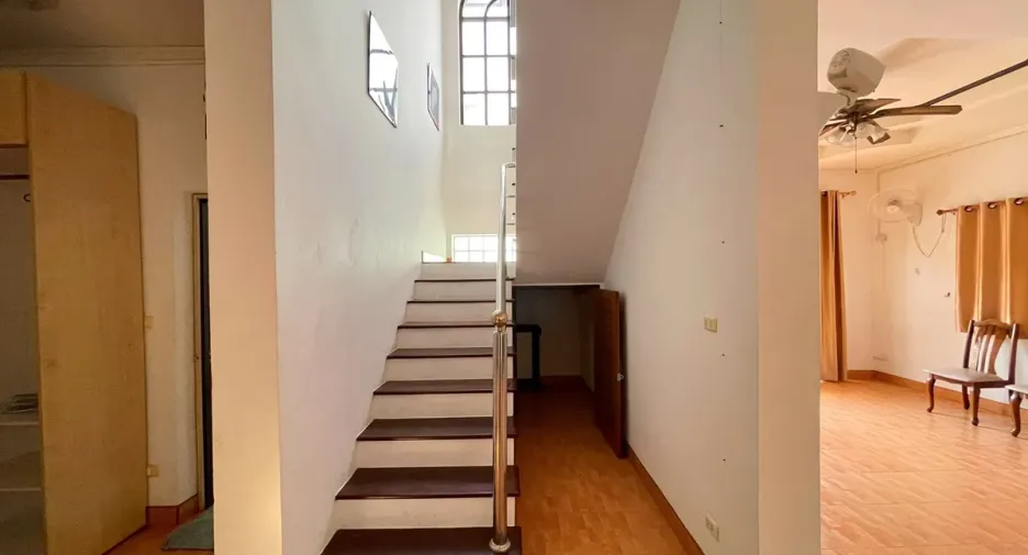 For rent and for sale 4 bedrooms villa in Bang Lamung, Chonburi