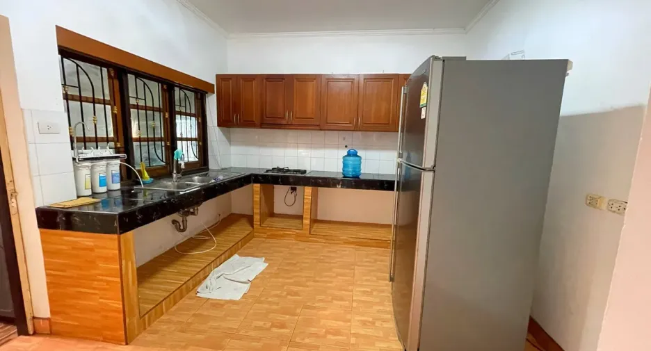 For rent and for sale 4 bedrooms villa in Bang Lamung, Chonburi