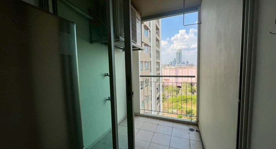 À vendre 2 chambres condo à Huai Khwang, Bangkok