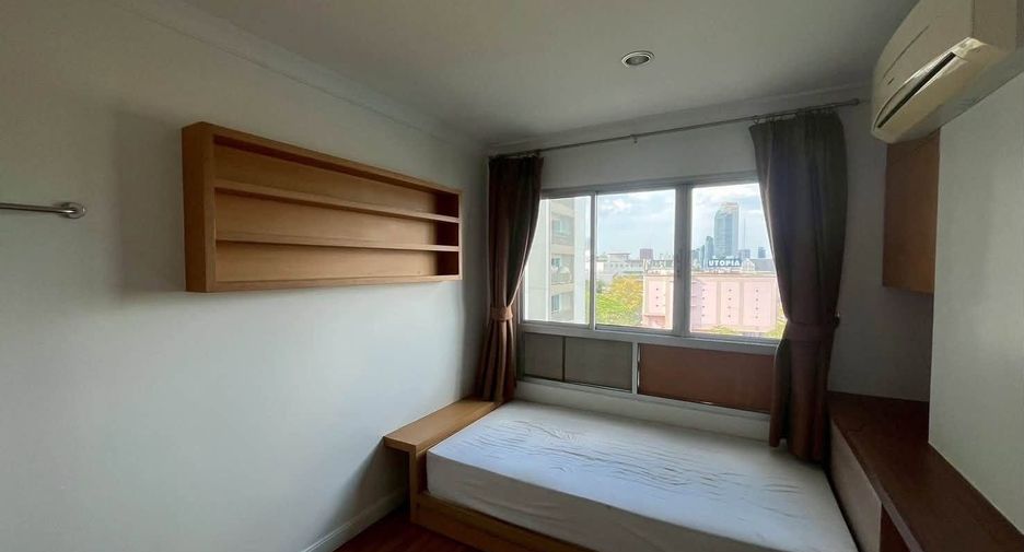 À vendre 2 chambres condo à Huai Khwang, Bangkok