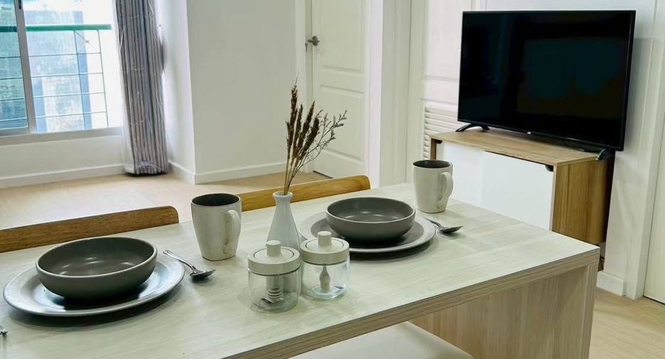 For rent 2 bedrooms condo in Sathon, Bangkok
