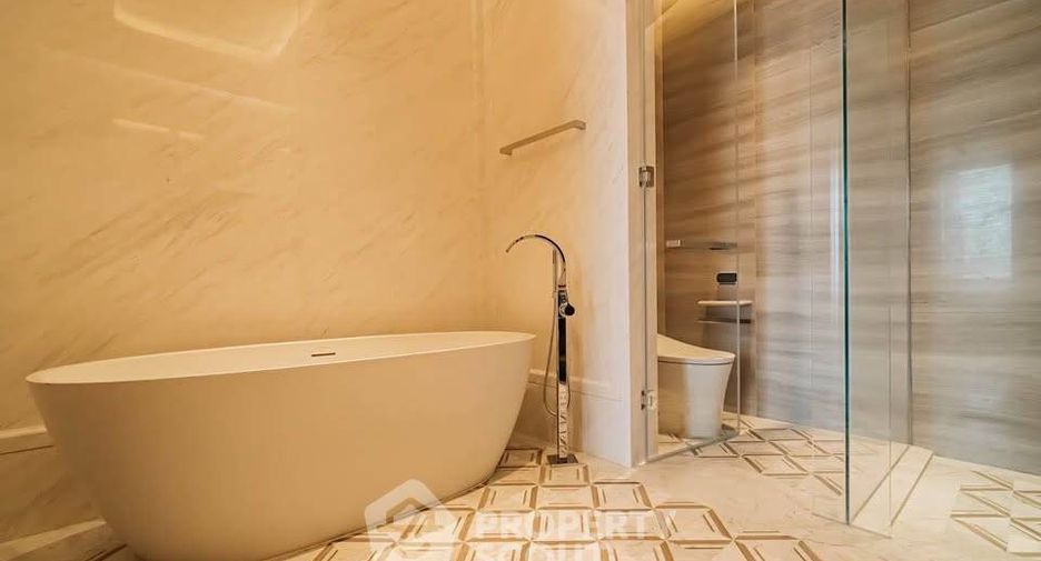 Condo en venta de 2 habitaciones en Pathum Wan, Bangkok