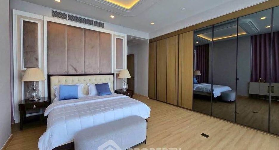 For sale 3 bedrooms condo in Watthana, Bangkok