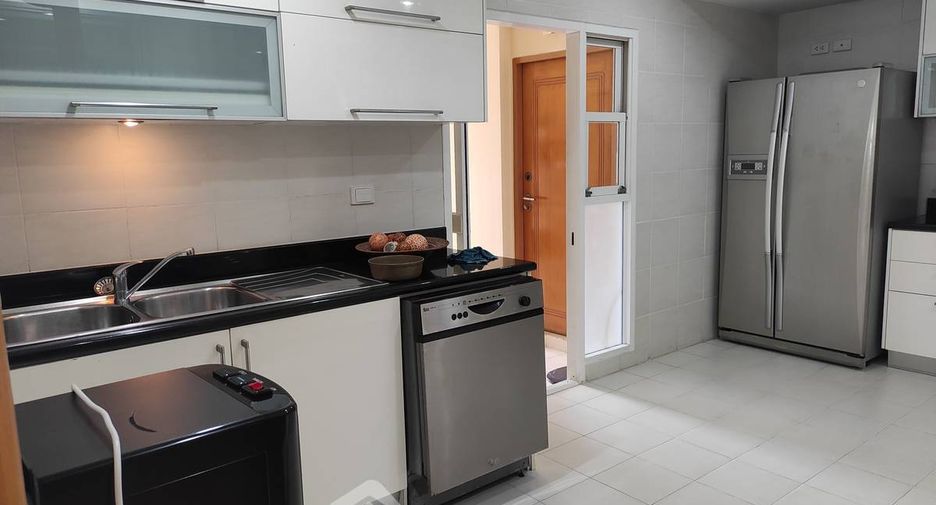 Apartment zur Miete mit 3 Zimmer in Khlong Toei, Bangkok