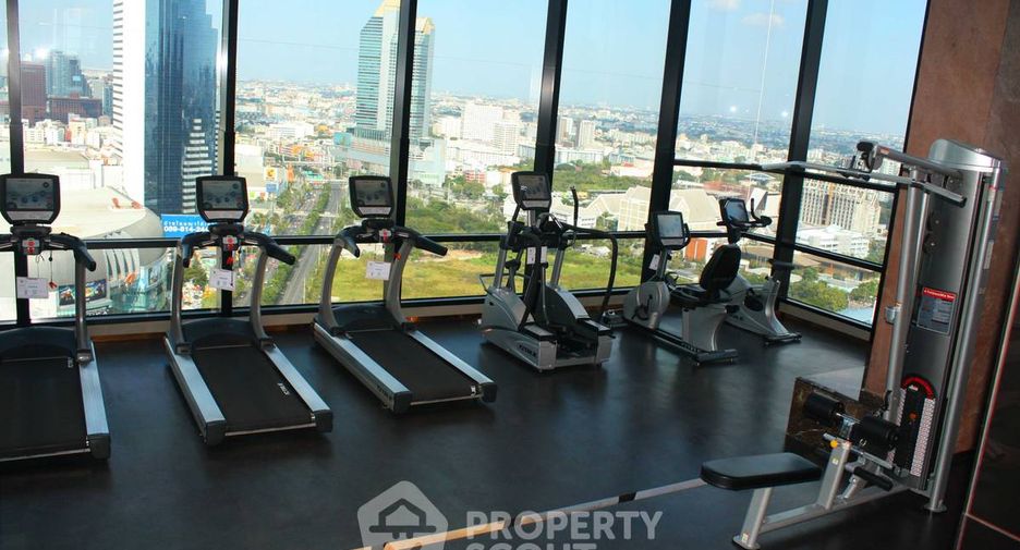 For rent 2 bedrooms condo in Huai Khwang, Bangkok