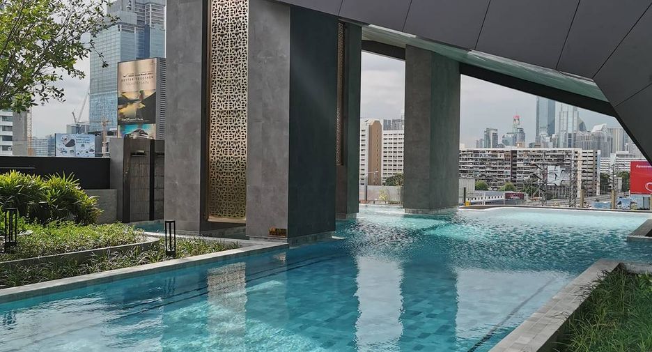 For rent 1 bed condo in Khlong Toei, Bangkok
