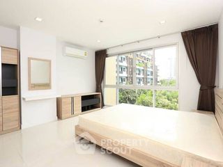 For rent 2 bedrooms condo in Phra Khanong, Bangkok