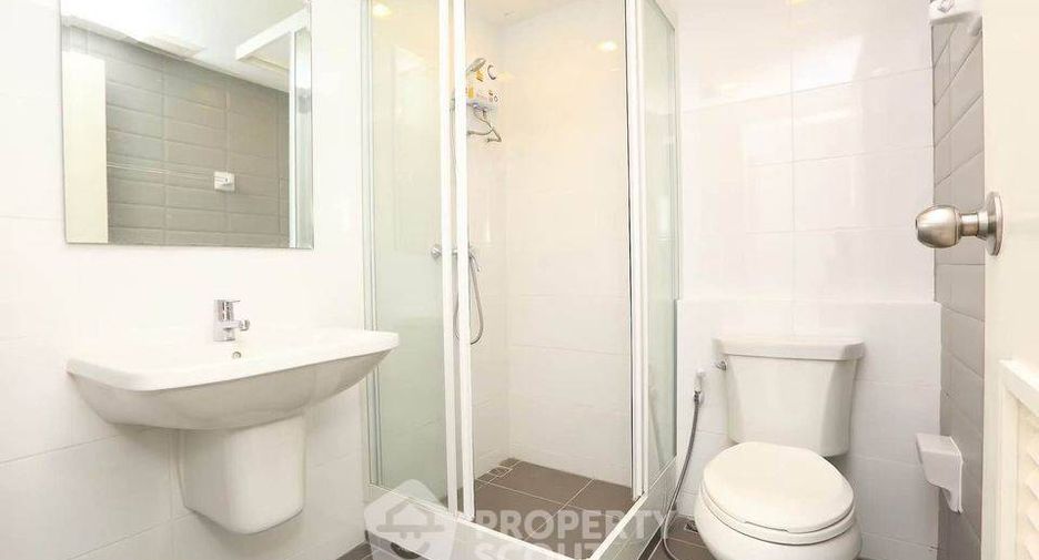 For rent 2 bedrooms condo in Phra Khanong, Bangkok