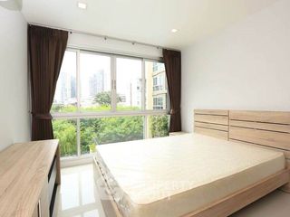 For rent 2 bedrooms condo in Phra Khanong, Bangkok