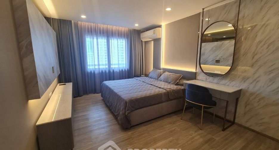 For rent 3 bedrooms condo in Watthana, Bangkok